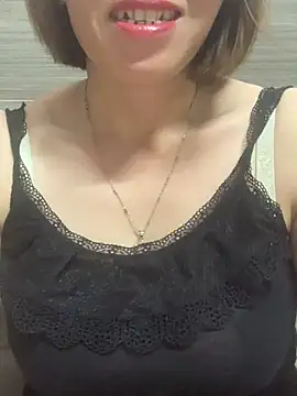 Emlyla online show from June 2, 3:39 am