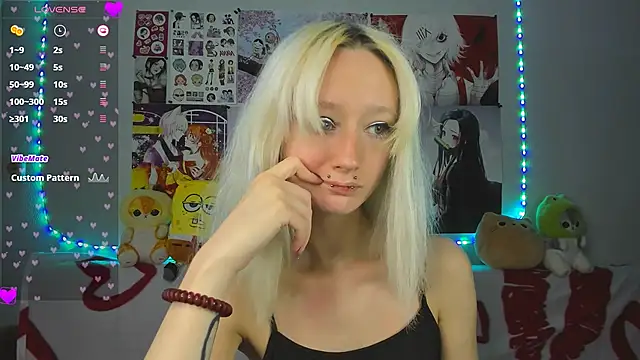 Snapshot of Katia_Nabiee chatting on June 1, 5:01 pm Katia Nabiee online show from June 1, 5:01 pm