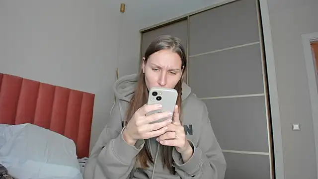 Snapshot of SofiClimbing chatting on January 12, 8:57 am SofiClimbing online show from January 12, 8:57 am