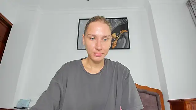 Snapshot of SofiClimbing chatting on October 25, 5:50 am SofiClimbing online show from October 25, 5:50 am