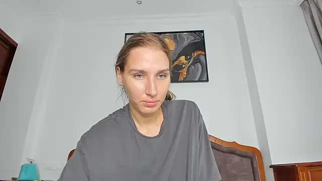 Snapshot of SofiClimbing chatting on October 15, 5:39 am SofiClimbing online show from October 15, 5:39 am