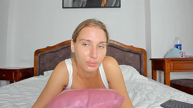 Snapshot of SofiClimbing chatting on November 3, 4:28 am SofiClimbing online show from November 3, 4:28 am