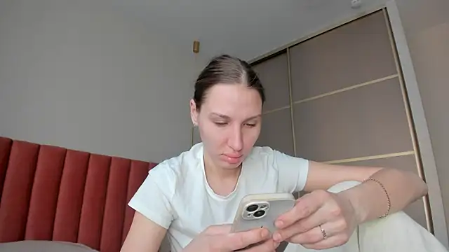 Snapshot of SofiClimbing chatting on March 16, 12:34 am SofiClimbing online show from March 16, 12:34 am