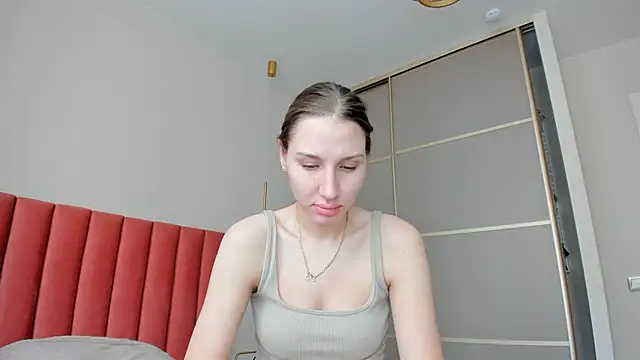 Snapshot of SofiClimbing chatting on March 4, 4:38 am SofiClimbing online show from March 4, 4:38 am