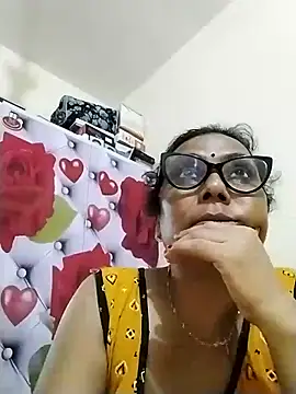 Snapshot of chatterjeesayani567 chatting on June 10, 4:30 pm chatterjeesayani567 online show from June 10, 4:30 pm