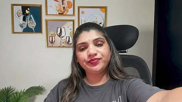 Snapshot of Hottiehaniya7245 chatting on June 1, 7:08 am Hottiehaniya7245 online show from June 1, 7:08 am