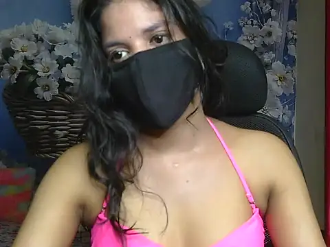 Snapshot of hii-tanisa chatting on July 4, 3:57 am hii-tanisa online show from July 4, 3:57 am