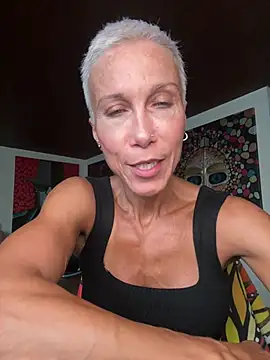 GymQueenCarmen online show from July 17, 6:32 am