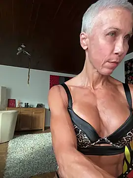 GymQueenCarmen online show from July 18, 6:44 am