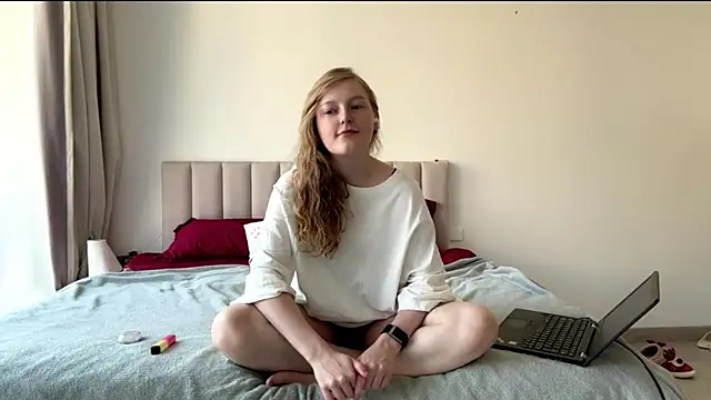 JeanelleLeitheiser online show from June 12, 1:20 pm