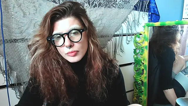 Snapshot of VivienDarkbloom chatting on June 22, 1:30 pm VivienDarkbloom online show from June 22, 1:30 pm