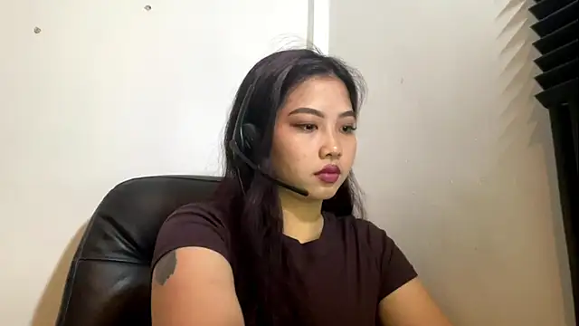 LupitaMenk online show from June 4, 3:00 am