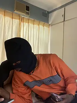 sneakylinky014 online show from July 15, 1:07 pm