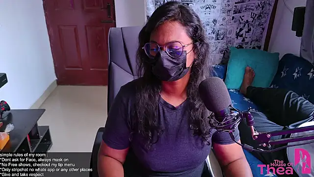 Snapshot of thea_rachel chatting on July 12, 6:47 am thea rachel online show from July 12, 6:47 am