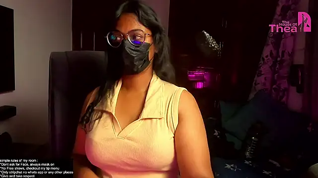 Snapshot of thea_rachel chatting on July 6, 3:24 am thea rachel online show from July 6, 3:24 am