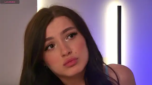 AlanaHurd  online show from June 2, 5:02 pm
