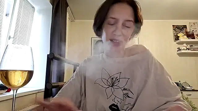 secrettt poison online show from June 19, 3:18 pm