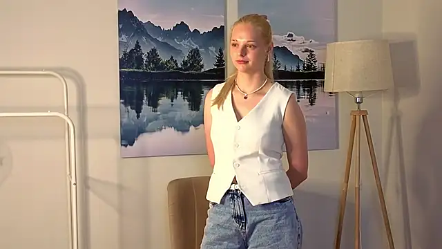 GabrieleHonor online show from June 4, 5:01 am