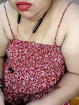 Snapshot of silky_rose29 chatting on June 18, 9:14 am silky rose29 online show from June 18, 9:14 am