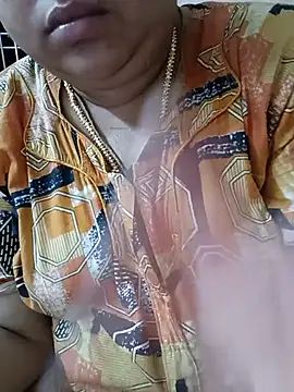 Snapshot of silky_rose29 chatting on July 16, 3:31 pm silky rose29 online show from July 16, 3:31 pm