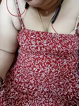 Snapshot of silky_rose29 chatting on June 11, 8:11 am silky rose29 online show from June 11, 8:11 am