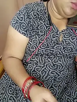 Snapshot of silky_rose29 chatting on July 14, 9:14 am silky rose29 online show from July 14, 9:14 am