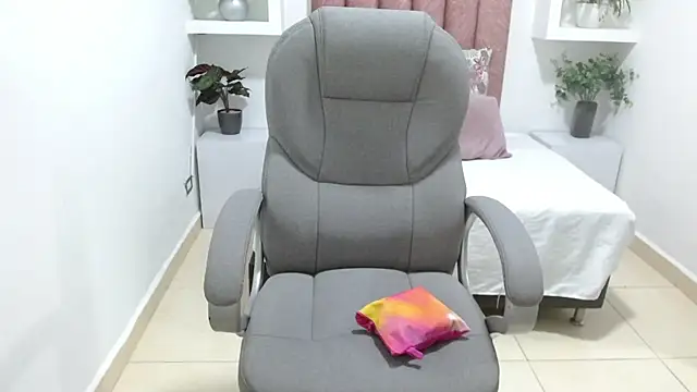 Snapshot of amara_sanchez chatting on July 12, 12:28 pm amara sanchez online show from July 12, 12:28 pm