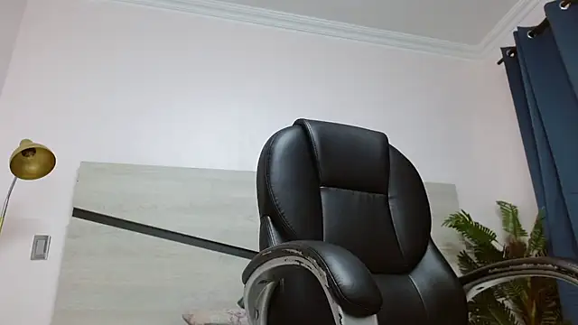 Snapshot of amara_sanchez chatting on July 15, 1:29 pm amara sanchez online show from July 15, 1:29 pm