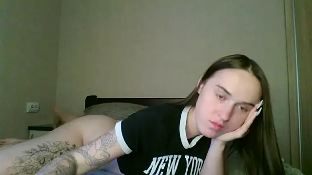elliza snow online show from June 18, 11:37 am