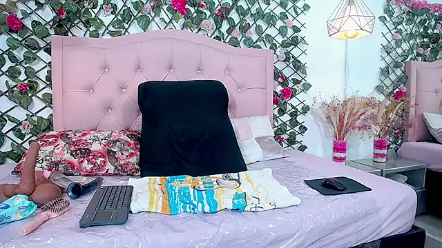 Snapshot of Alexita_Sweet chatting on July 16, 7:55 pm Alexita Sweet online show from July 16, 7:55 pm