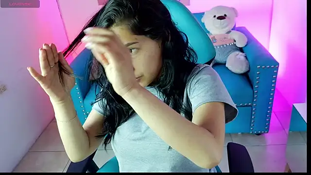 Snapshot of violetta_4m chatting on June 16, 7:03 pm violetta 4m online show from June 16, 7:03 pm