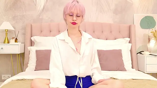 LauraDiazz online show from July 5, 2:35 pm