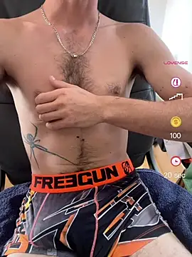 Snapshot of Tom19Cm_xx chatting on July 16, 2:25 pm Tom19Cm xx online show from July 16, 2:25 pm