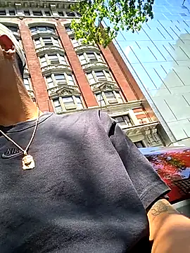 Snapshot of el_negga chatting on July 4, 5:39 pm el negga online show from July 4, 5:39 pm