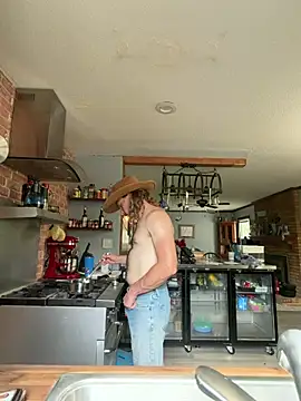 Dadbodnextdoor online show from June 1, 7:24 pm