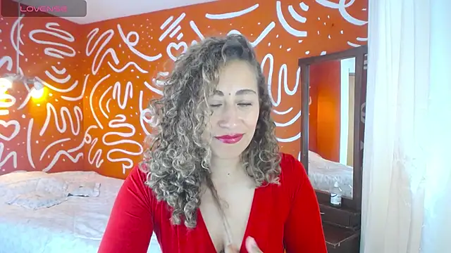 Snapshot of afrodita_marin chatting on June 18, 8:03 pm afrodita marin online show from June 18, 8:03 pm