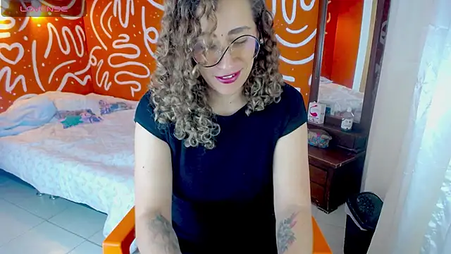 Snapshot of afrodita_marin chatting on July 8, 7:25 pm afrodita marin online show from July 8, 7:25 pm