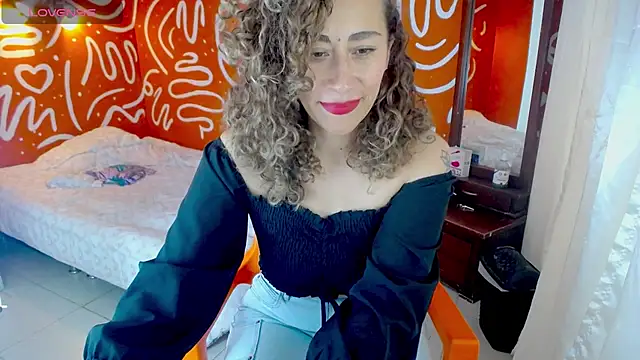 Snapshot of afrodita_marin chatting on July 17, 7:11 pm afrodita marin online show from July 17, 7:11 pm