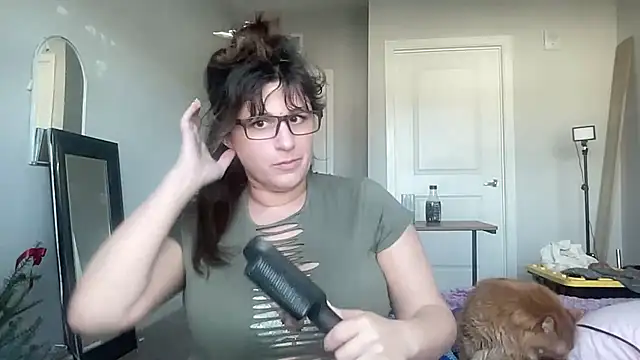 maddiliz online show from December 22, 9:04 pm