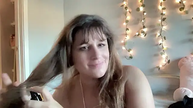 maddiliz online show from November 22, 9:57 pm