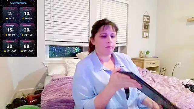 maddiliz online show from February 13, 3:06 am