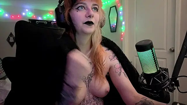 Snapshot of inarafoxxx_ chatting on July 3, 1:56 am inarafoxxx online show from July 3, 1:56 am