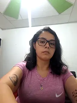 Snapshot of Miss_kittyX chatting on June 18, 11:32 pm Miss kittyX online show from June 18, 11:32 pm