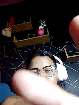 Snapshot of Silmara21 chatting on June 5, 5:01 am Silmara21 online show from June 5, 5:01 am