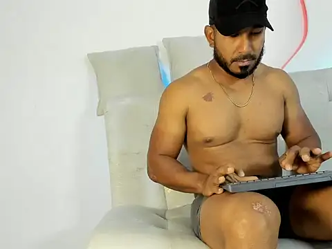 Snapshot of LeoCarter_ chatting on June 4, 1:05 pm LeoCarter online show from June 4, 1:05 pm