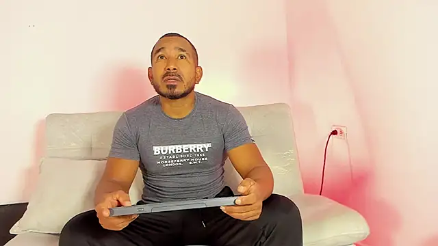 Snapshot of LeoCarter_ chatting on July 14, 1:06 pm LeoCarter online show from July 14, 1:06 pm