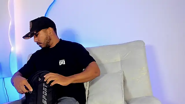Snapshot of LeoCarter_ chatting on June 30, 10:59 am LeoCarter online show from June 30, 10:59 am