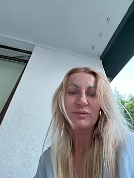 Snapshot of Margerita69 chatting on June 6, 6:24 pm Margerita69 online show from June 6, 6:24 pm