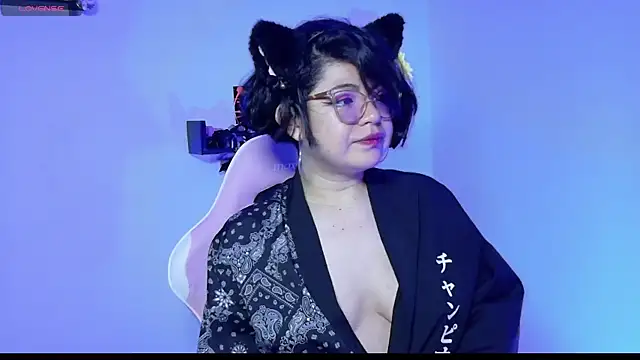 Snapshot of Meow_cat4 chatting on June 21, 12:44 pm Meow cat4 online show from June 21, 12:44 pm