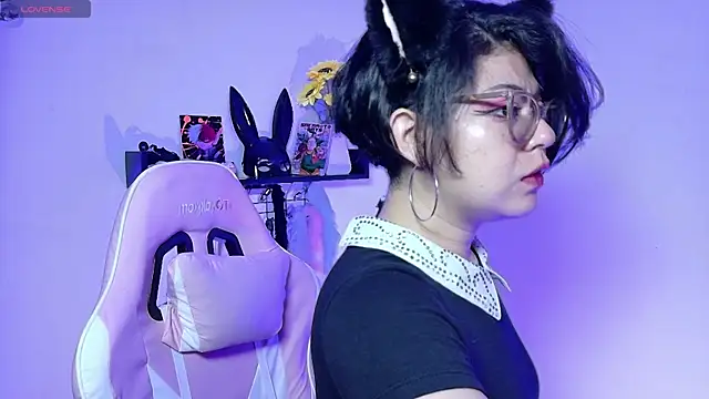 Snapshot of Meow_cat4 chatting on June 17, 11:09 am Meow cat4 online show from June 17, 11:09 am
